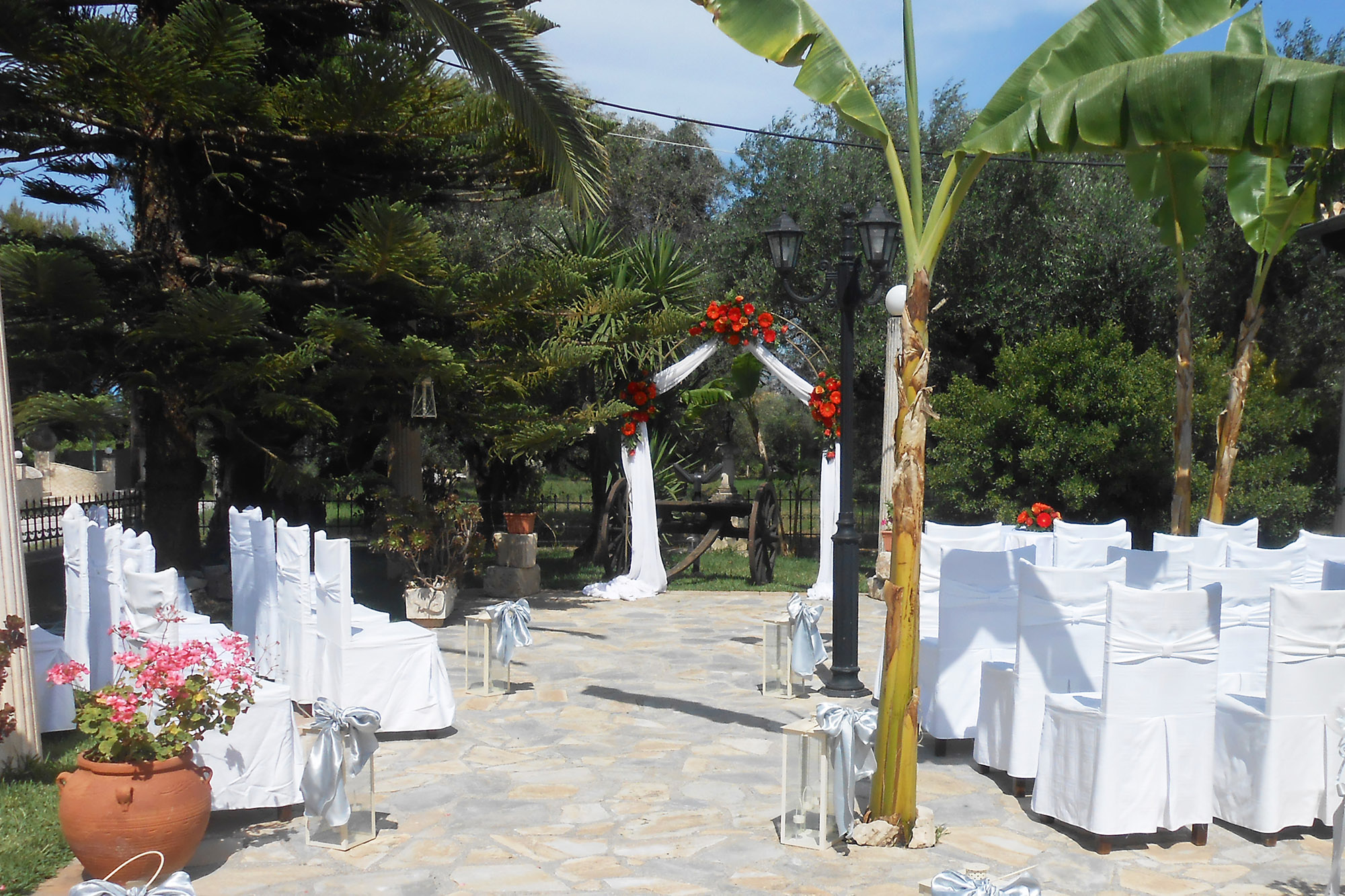 Book your wedding day in Akropolis Restaurant Laganas